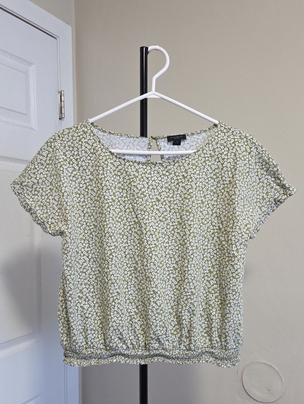 Ann Taylor Olive Green and White Floral Short Sleeve Crop Top